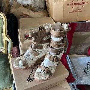 Free bird booties bond